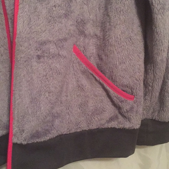 The North Face fuzzy hooded jacket!! Sz XL 💕💕 - Picture 5 of 8